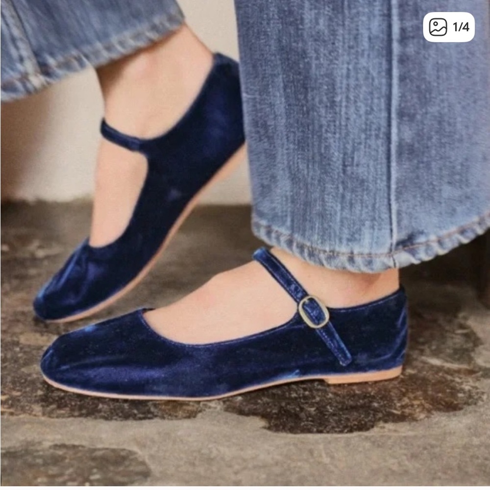 Doen Blue Velvet Mary Jane Flats 37.5 EUC